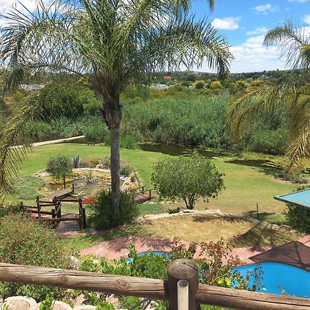 De Oude Yotclub Bed & Breakfast Oudtshoorn Eksteriør bilde